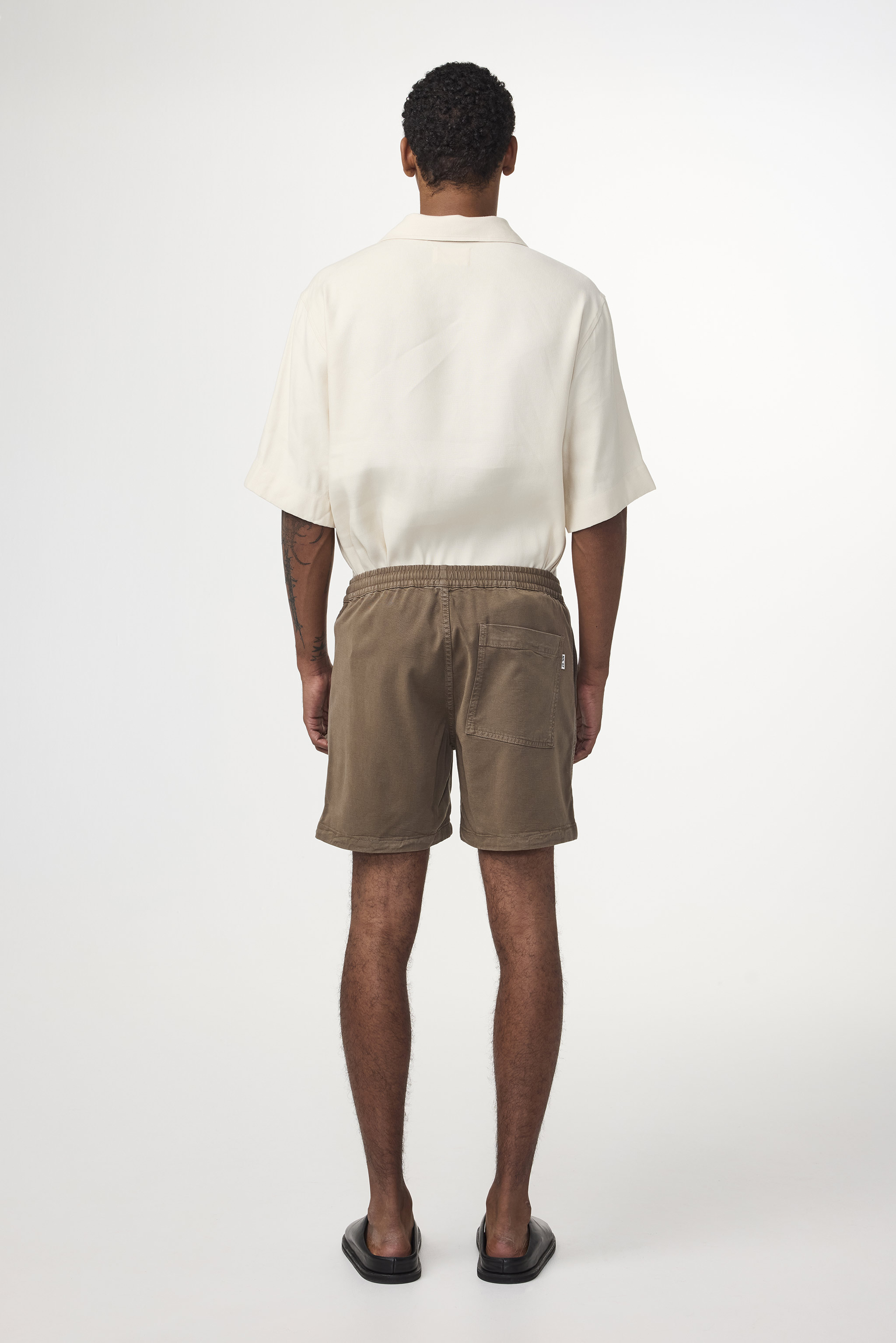 【YOURNUS】Meets Bermuda Training Pants UNDEFEATED | UNDEFEATED Summer 2025 Bottoms Drop 2 available
