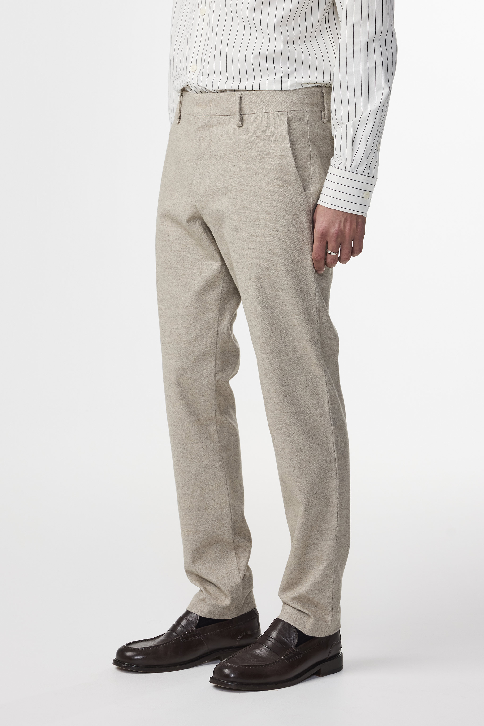 Theo 1067 men's chinos - Cement - Buy online at NN.07®