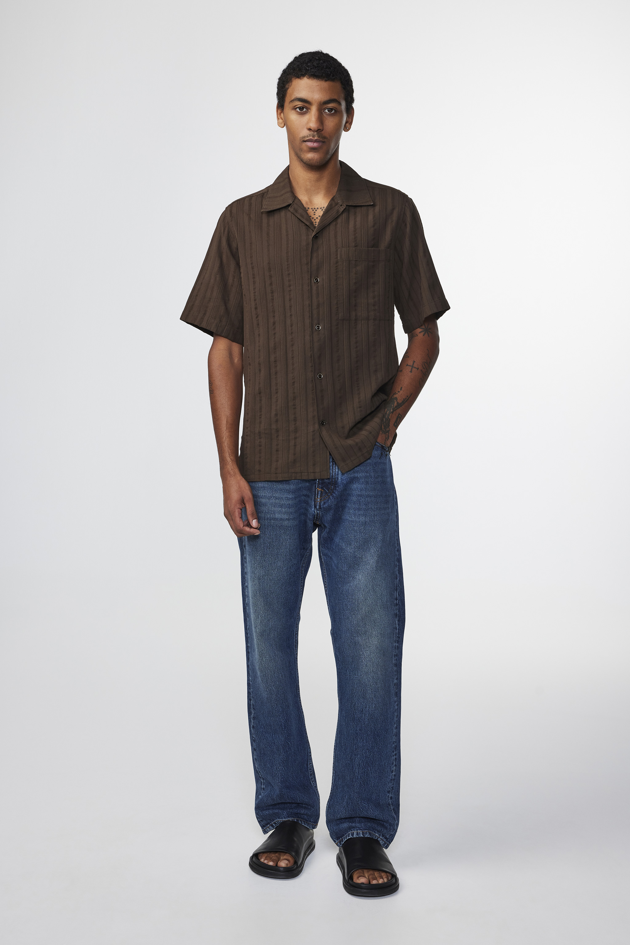 Tシャツ・カットソー NN07 SS25 Shirts (2523420599 JULIO SS 3420DEMITASSE) Julio 3420 men's shirt - Croc Green - Buy online at NN.07®